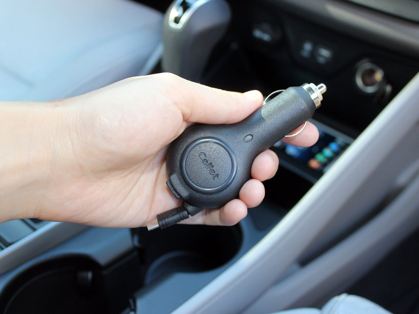 PMOTQ9RB - Cellet Compact Micro USB Retractable Plug in Car Charger