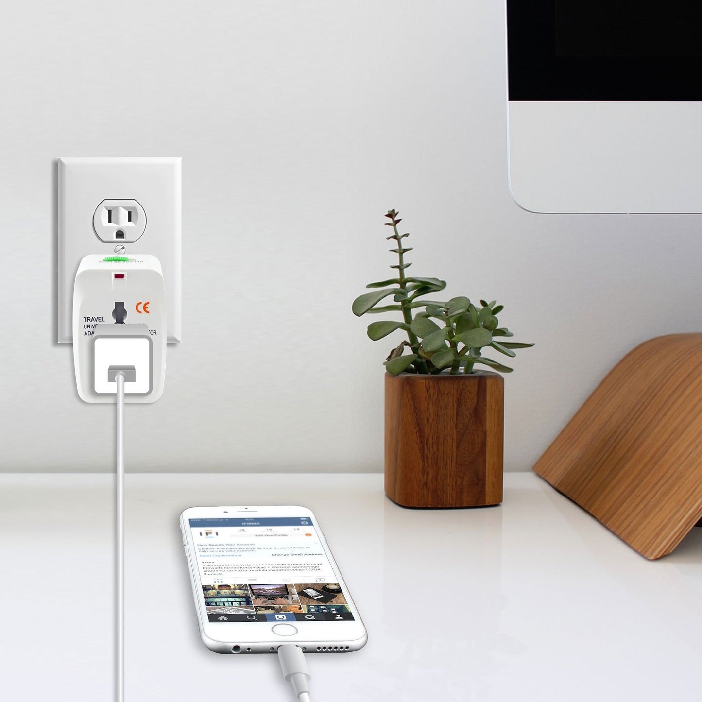 Portable Worldwide Universal Power Adapter Converter All in One International Travel Wall Plug for Wall Input in USA EU UK France Italy Australia