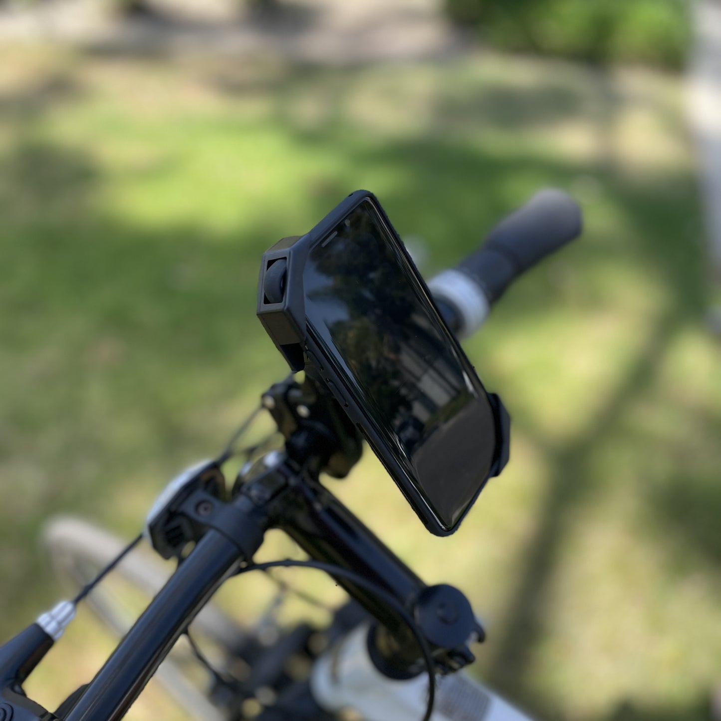 PHBIKE10 - Bike Smartphone Mount, Universal Heavy Duty Bicycle Holder Mount With 360 Degree Rotation Compatible to iPhone and all Smartphones